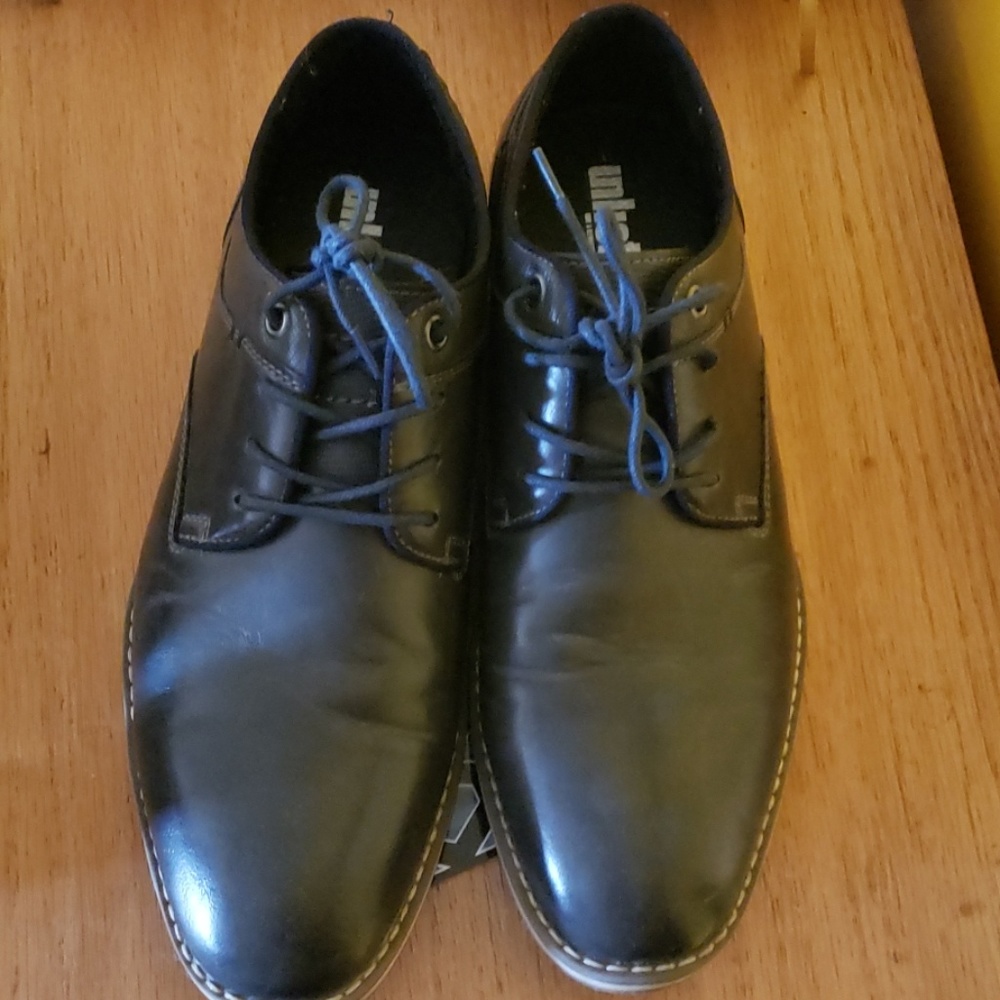 Mens dress shoes